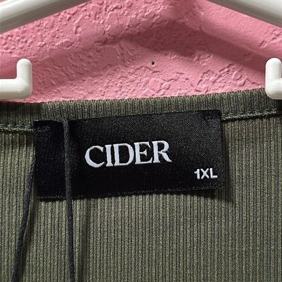 CIDER Army Green Long Sleeve Bodysuit Size 1XL NWT - Picture 4 of 6